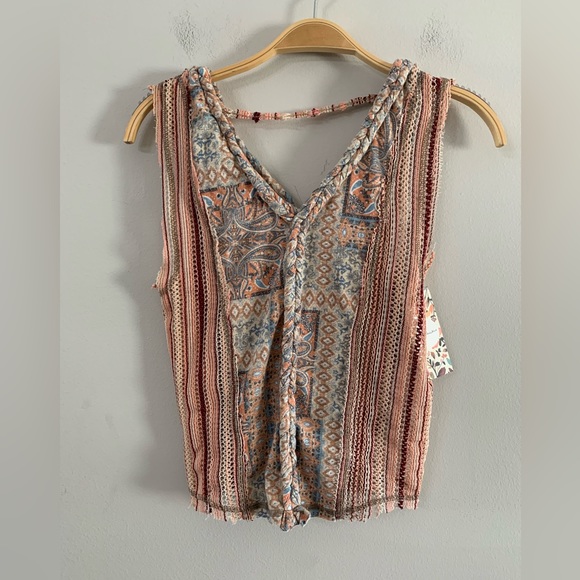 NEW GIMMICKS PIECED CROCHET TANK TOP SIZE: S - Picture 4 of 10